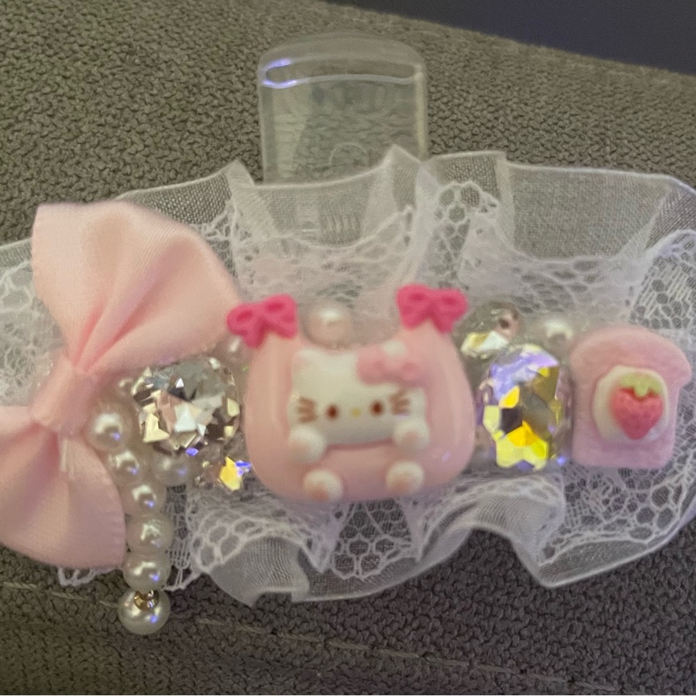 Hello Kitty Pink Lace clip for papers